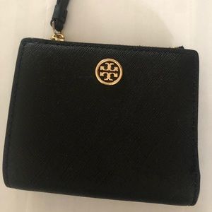 Tory Burch mini wallet